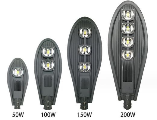 Dışarıda güneş enerjisiyle çalışan LED sokak lambaları ayarlanabilir açıyla 100w 80w 60w